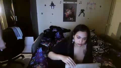 blackandwhiteboy6 online show from 12/31/24, 12:43