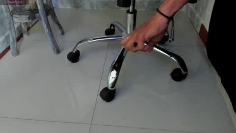 Nina online show from 01/15/25, 10:24