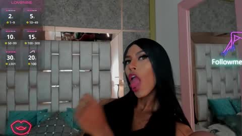 Nina online show from 02/13/25, 12:21