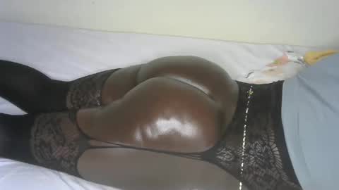 Snapshot of blackbhooty chatting on 12/19/25, 01:23 blackbhooty online show from 12/19/25, 01:23