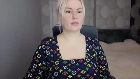 Snapshot of blackeyes11 chatting on 11/10/25, 01:48 blackeyes11 online show from 11/10/25, 01:48