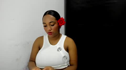 Snapshot of blackitybae chatting on 10/30/25, 01:29 Shophie White online show from 10/30/25, 01:29