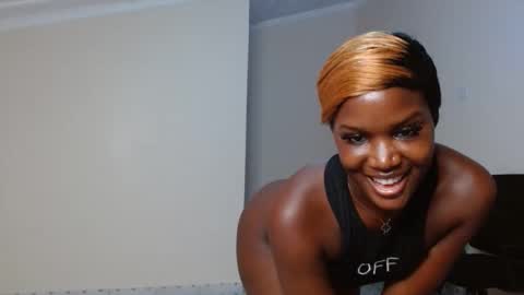 Smiley sylivia online show from 01/13/25, 05:44