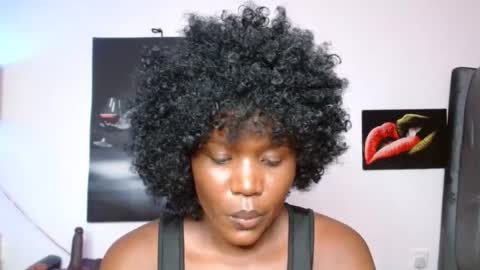 Smiley sylivia online show from 06/30/26, 04:13