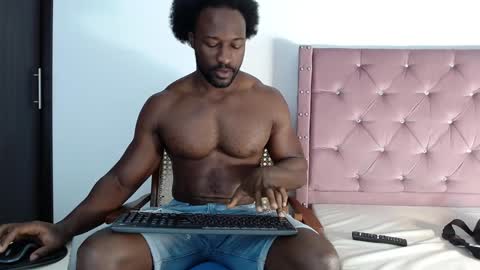 Twtter 1MikeBeckford            Onlyfns beckfordmike online show from 01/06/25, 01:08