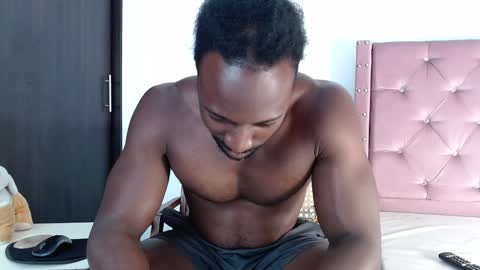 Twtter 1MikeBeckford            Onlyfns beckfordmike online show from 01/06/25, 11:09