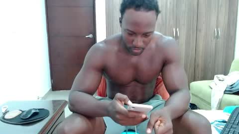 Snapshot of blacknikes chatting on 06/08/26, 02:28 Twtter 1MikeBeckford Onlyfns beckfordmike online show from 06/08/26, 02:28