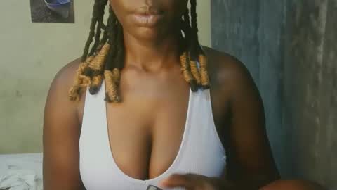 Snapshot of blackpearl60 chatting on 03/25/26, 01:28 blackpearl60 online show from 03/25/26, 01:28