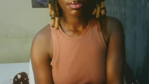 Snapshot of blackpearl60 chatting on 04/16/26, 01:28 blackpearl60 online show from 04/16/26, 01:28