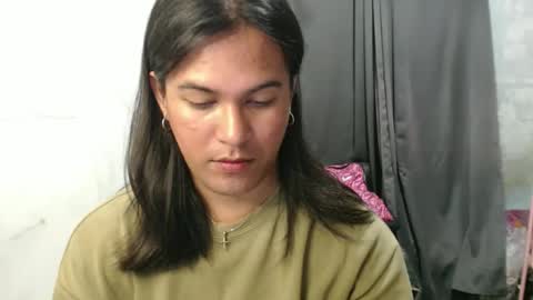 Ellez online show from 12/22/25, 06:27