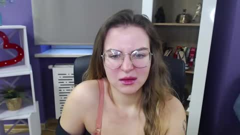 Z O E Y online show from 12/11/24, 09:09