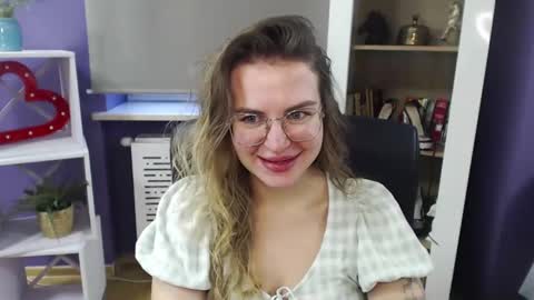 Z O E Y online show from 12/17/24, 10:34