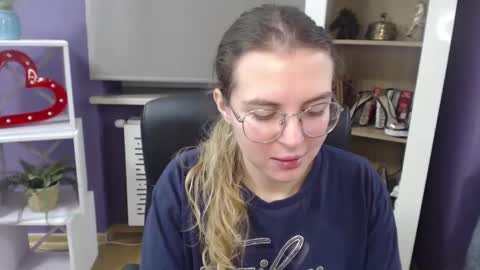 Z O E Y online show from 12/20/24, 05:57