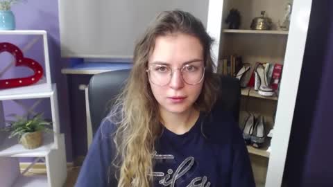 Z O E Y online show from 01/06/25, 07:20