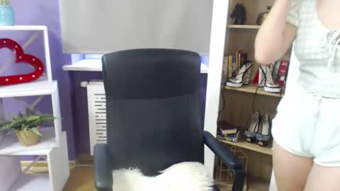 Z O E Y online show from 01/07/25, 11:48