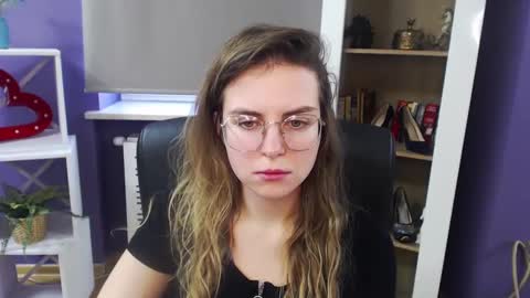 Z O E Y online show from 01/20/25, 11:35