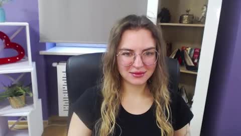 Z O E Y online show from 01/21/25, 08:41