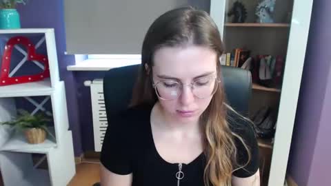 Z O E Y online show from 02/21/25, 10:50