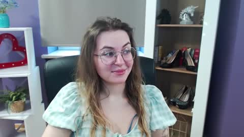 Z O E Y online show from 02/25/25, 08:58