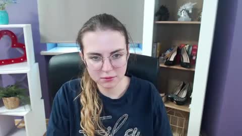 Z O E Y online show from 02/26/25, 11:41