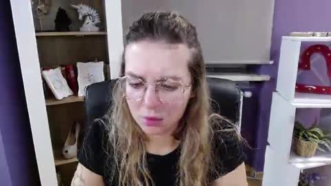 Z O E Y online show from 10/07/25, 04:31