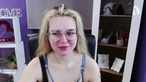 Z O E Y online show from 02/16/26, 05:36