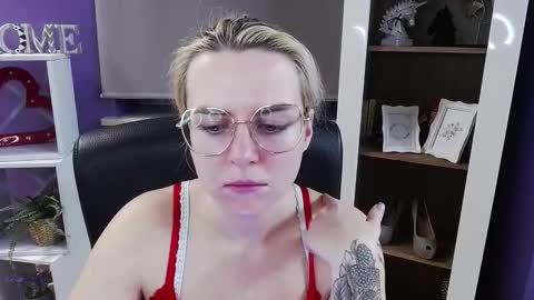 Z O E Y online show from 02/23/26, 05:38