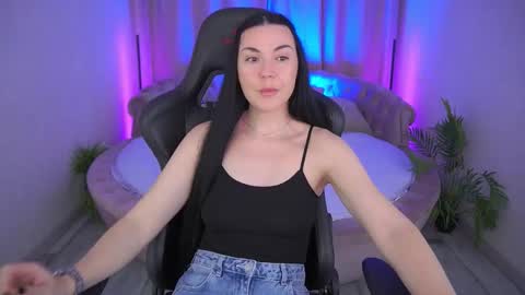 Snapshot of blacksilkqueen chatting on 11/23/25, 01:11 blacksilkqueen online show from 11/23/25, 01:11