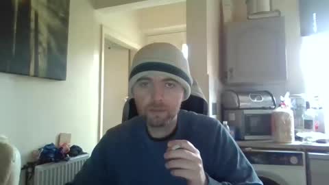 Snapshot of blackvswhite2022 chatting on 02/19/25, 01:06 blackvswhite2022 online show from 02/19/25, 01:06