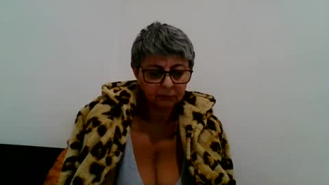 Snapshot of blackwidow05 chatting on 12/08/24, 02:09 Black Widow online show from 12/08/24, 02:09