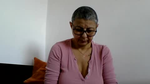 Snapshot of blackwidow05 chatting on 01/16/25, 10:10 Black Widow online show from 01/16/25, 10:10