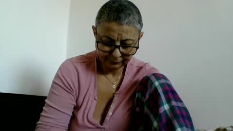 Snapshot of blackwidow05 chatting on 01/16/25, 01:14 Black Widow online show from 01/16/25, 01:14