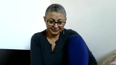 Snapshot of blackwidow05 chatting on 01/17/25, 12:31 Black Widow online show from 01/17/25, 12:31