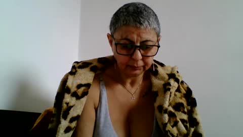 Snapshot of blackwidow05 chatting on 02/05/25, 11:23 Black Widow online show from 02/05/25, 11:23