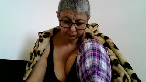 Snapshot of blackwidow05 chatting on 02/10/25, 09:58 Black Widow online show from 02/10/25, 09:58