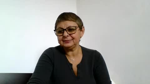 Snapshot of blackwidow05 chatting on 10/16/25, 01:34 Black Widow online show from 10/16/25, 01:34