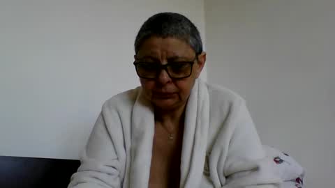 Snapshot of blackwidow05 chatting on 04/15/26, 10:00 Black Widow online show from 04/15/26, 10:00