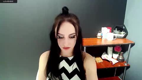 Ivy online show from 12/19/24, 07:51