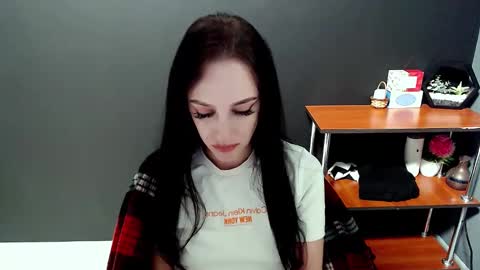 Ivy online show from 01/06/25, 04:23