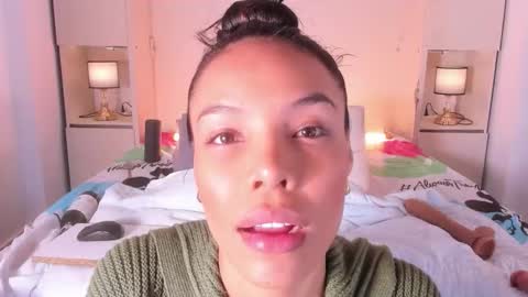 Snapshot of blackywhiite chatting on 11/21/25, 04:05 GRACE online show from 11/21/25, 04:05