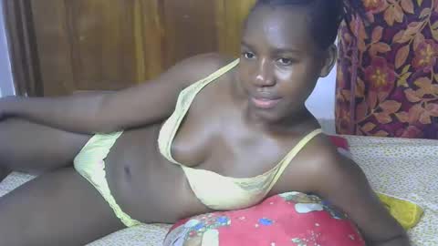 Snapshot of blahkbeauty chatting on 10/02/25, 04:08 VIVIAN online show from 10/02/25, 04:08