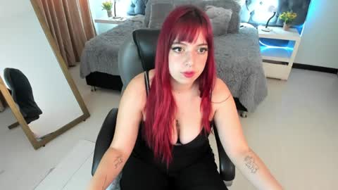 Snapshot of blair_red_ chatting on 05/08/26, 11:48 blair_red_ online show from 05/08/26, 11:48