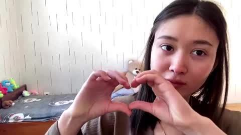 Mila online show from 04/16/26, 12:06