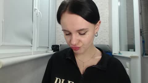 Snapshot of blairyates chatting on 11/12/25, 01:28 BlairYates online show from 11/12/25, 01:28