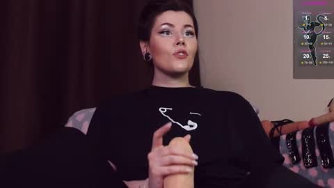 Snapshot of blake_luna chatting on 02/09/25, 04:07 Britney online show from 02/09/25, 04:07