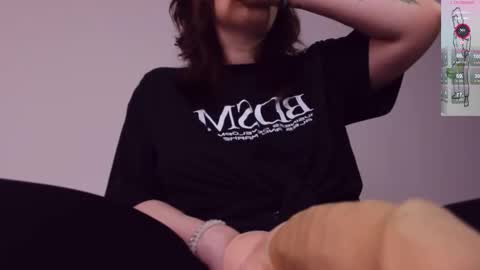 Snapshot of blake_luna chatting on 09/17/25, 09:44 Britney online show from 09/17/25, 09:44