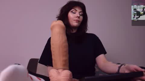 Snapshot of blake_luna chatting on 12/18/25, 12:55 Britney online show from 12/18/25, 12:55