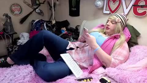 Snapshot of blakelytgirl chatting on 01/16/25, 09:08 Blakely Morningstar online show from 01/16/25, 09:08