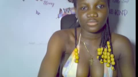 Snapshot of blaq_melanin chatting on 12/15/25, 06:45 nikky00 online show from 12/15/25, 06:45