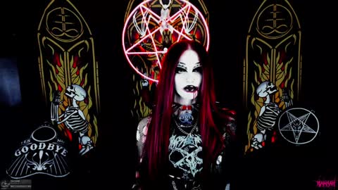 Snapshot of blasphemiangxrl chatting on 12/21/24, 08:28 online show from 12/21/24, 08:28